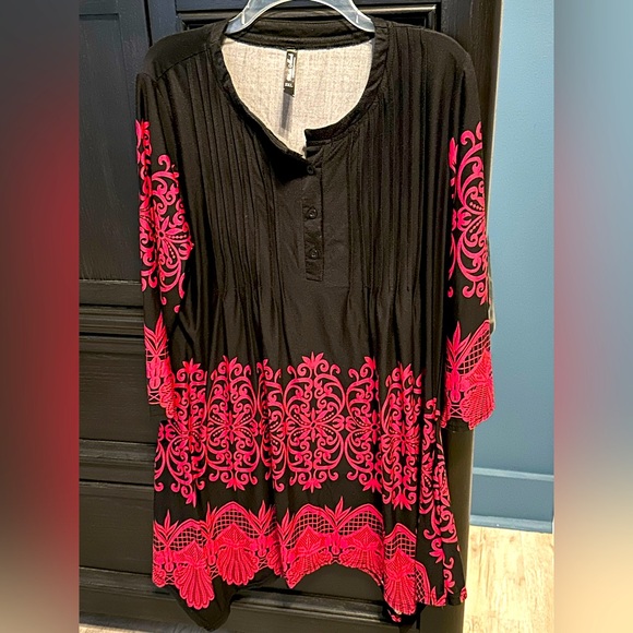 White Mark tunic, size 2x - Picture 1 of 4
